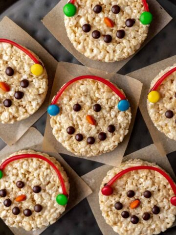 cropped-Snowman-Rice-Krispie-Treats-7.jpg