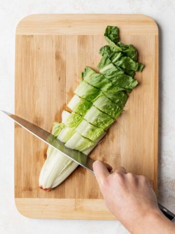 cropped-How-To-Cut-Romaine-Lettuce-For-Salad-9.jpg