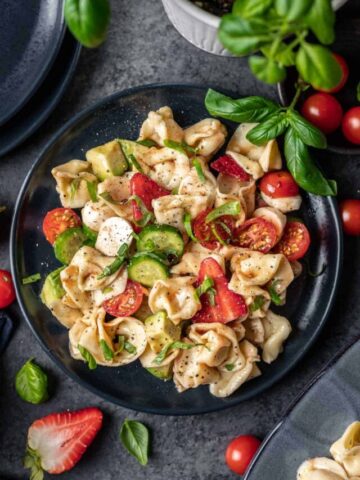 Tortellini-Caprese-Salad13