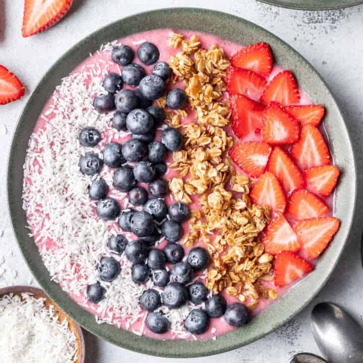 Strawberry Smoothie Bowl - Your Home, Made Healthy